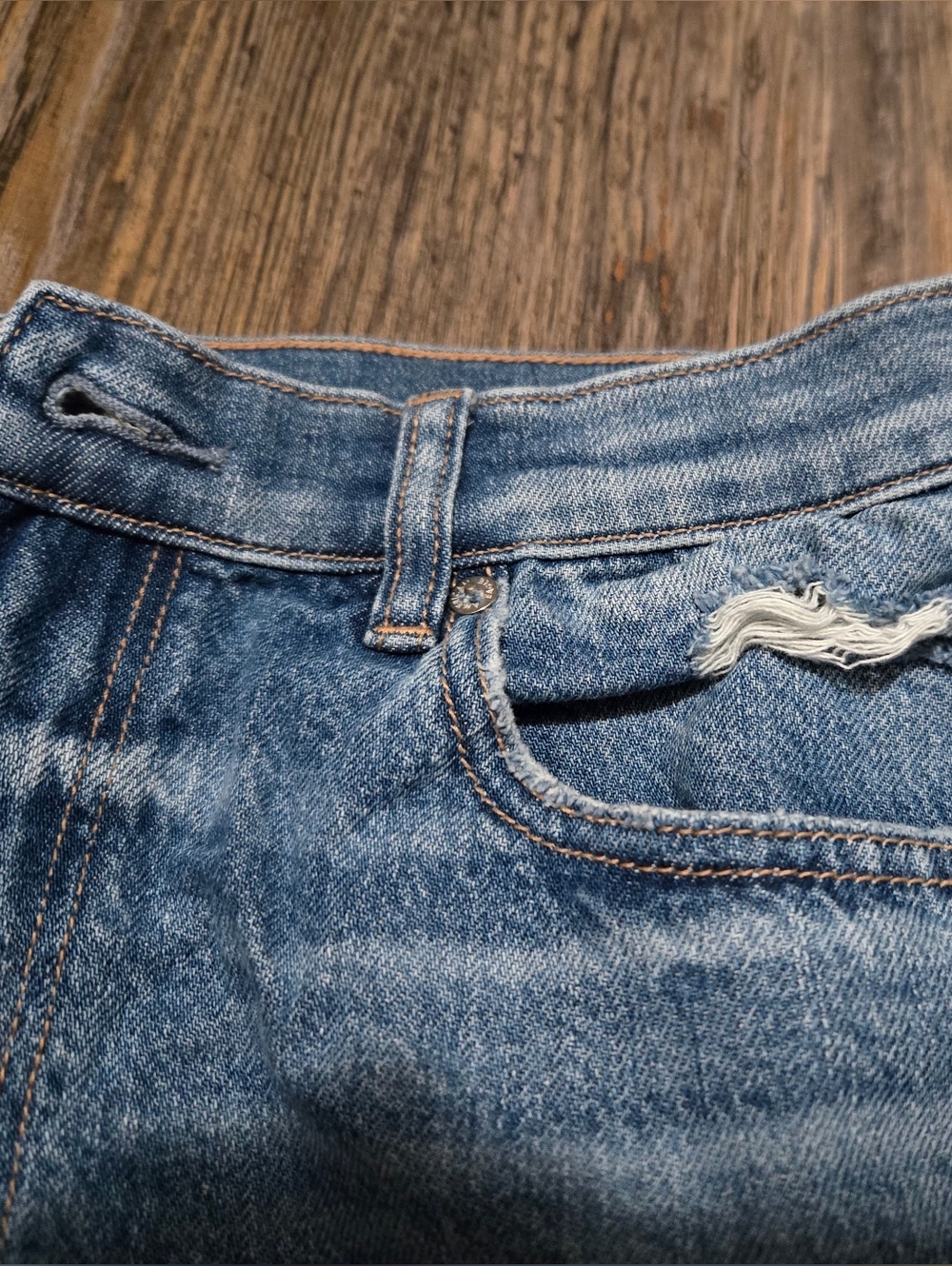 American Eagle Outfitters Distressed Blue Ripped Jeans - Picture 11 of 16